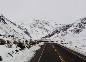 Neve na Argentina bloqueia estradas